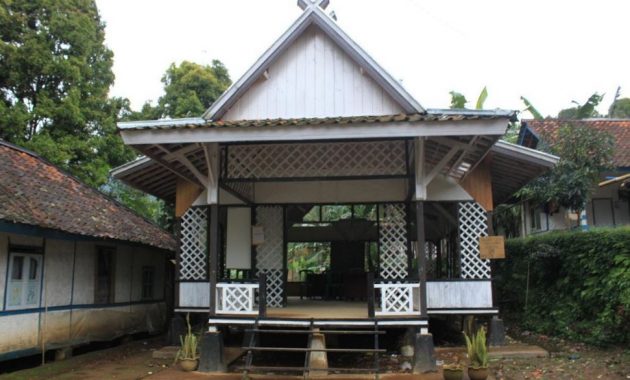 Rumah Imah Julang Ngapak