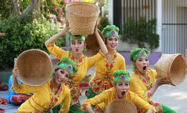 45 Tari Tradisional Jawa Timur (Gambar Dan Penjelasannya) - Blogsiana.com